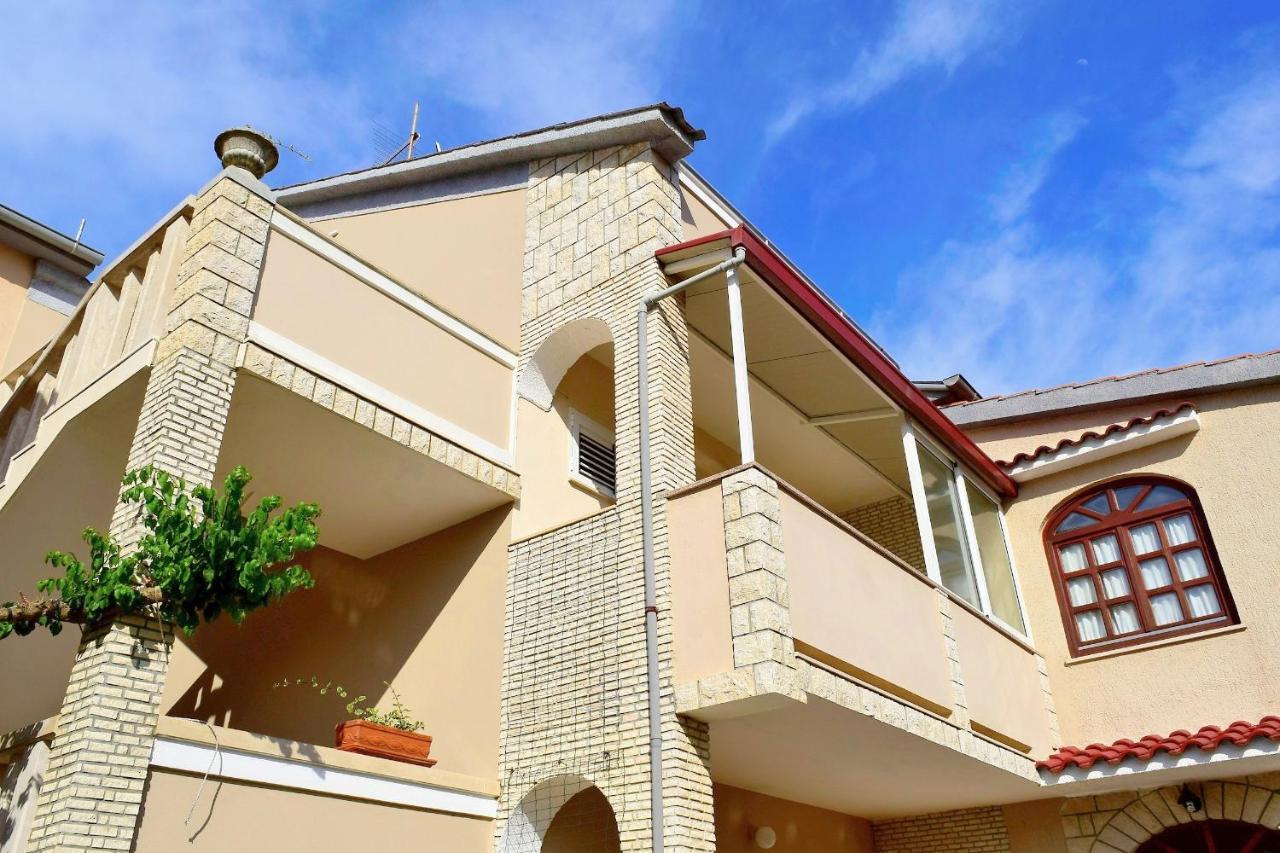 Zoro Apartments Palit Экстерьер фото