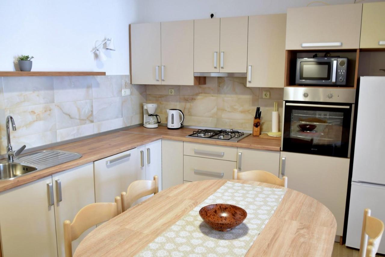 Zoro Apartments Palit Экстерьер фото